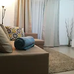 Janias شقة *