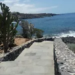 Janias